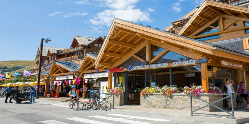 Alpe d'Huez tourist office transport 